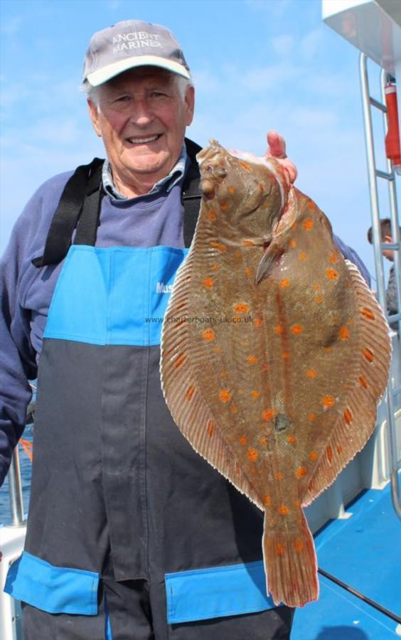 5 lb 6 oz Plaice by Lloyd Saunders