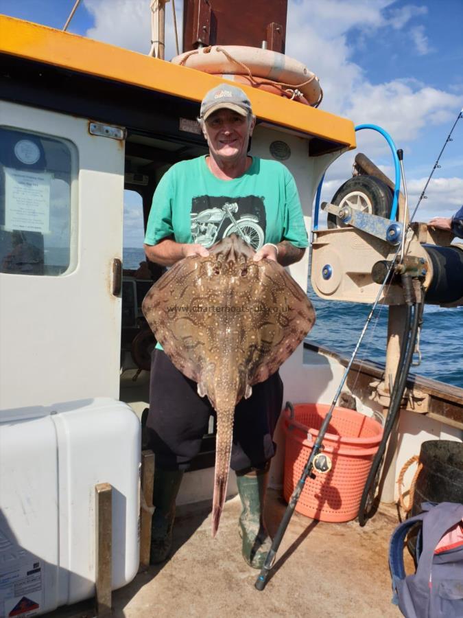 16 lb Undulate Ray by Tim Hulme