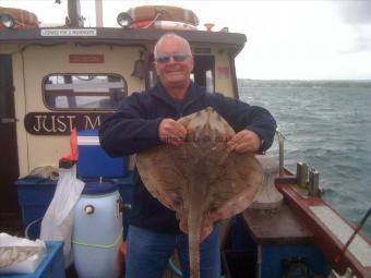 8 lb 4 oz Undulate Ray by Elliot Thompson Group