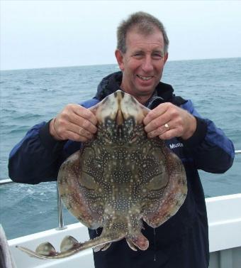 9 lb Undulate Ray by Graham Latimer