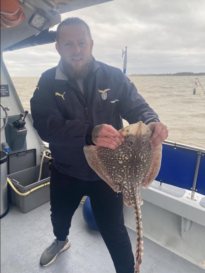 8 lb 3 oz Thornback Ray by Unknown