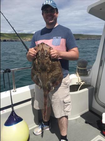 11 lb 8 oz Undulate Ray by Ross