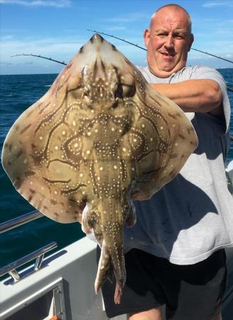 1 lb 1 oz Undulate Ray by Rob