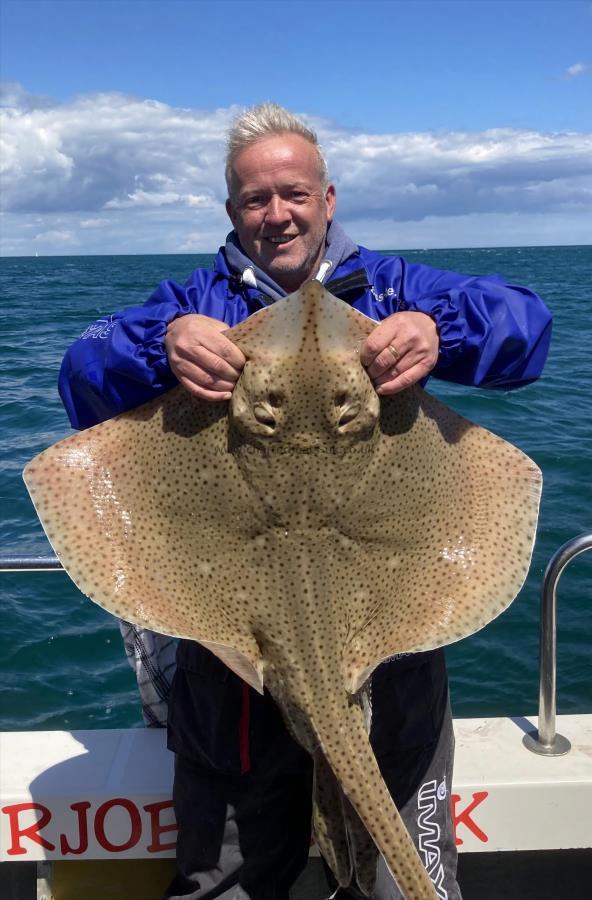 19 lb 12 oz Blonde Ray by Simon Oakland