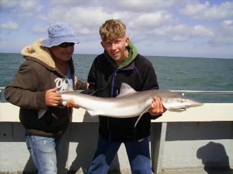 21 lb Tope by Young lad's first tope