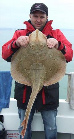 16 lb Undulate Ray by Luke Smithson