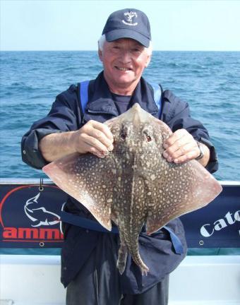 8 lb 8 oz Thornback Ray by John Dirickx