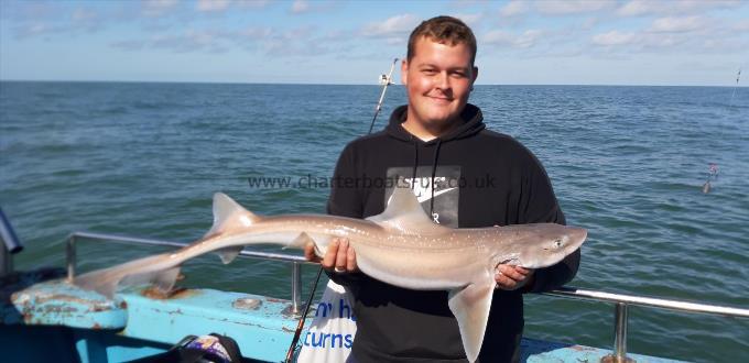 13 lb 8 oz Smooth-hound (Common) by Roy's party
