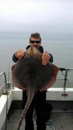 10 lb Thornback Ray by paul wright