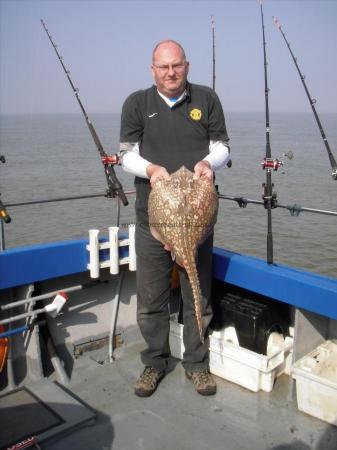 12 lb 6 oz Thornback Ray by rob