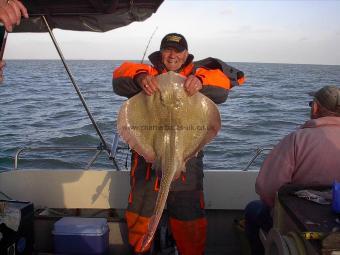 18 lb 8 oz Undulate Ray by simon norman