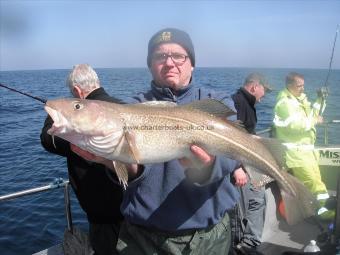 8 lb 5 oz Cod by Les