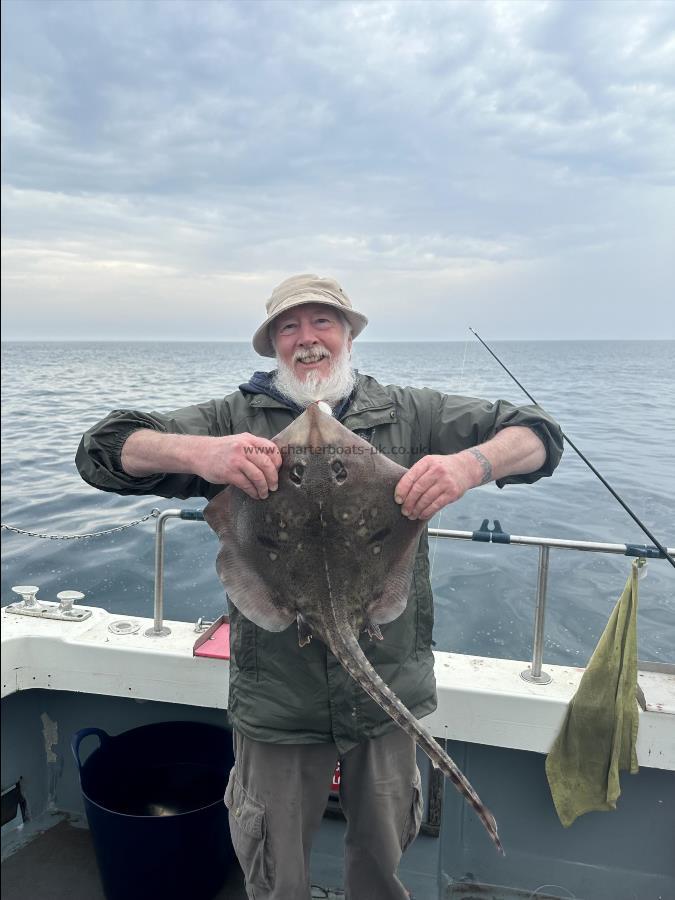 6 lb 3 oz Thornback Ray by kev