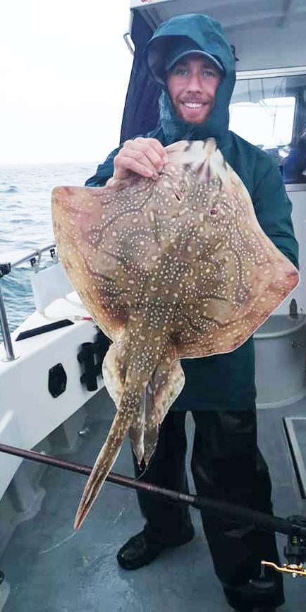 10 lb Undulate Ray by Lee Warlow