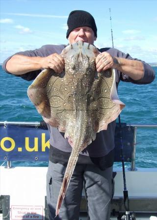 16 lb Undulate Ray by Liam Knight