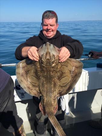 15 lb Undulate Ray by Lloyd Hayes