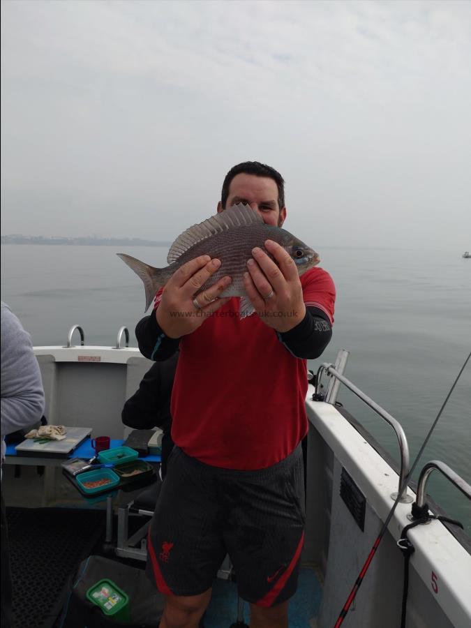 1 lb 5 oz Black Sea Bream by Lee