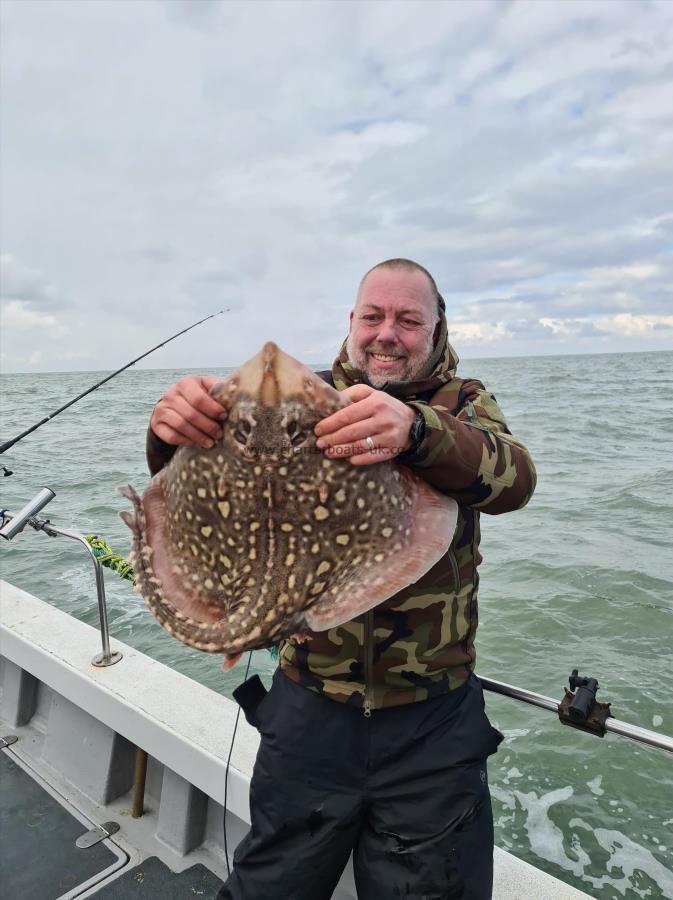 9 lb 7 oz Thornback Ray by Darren