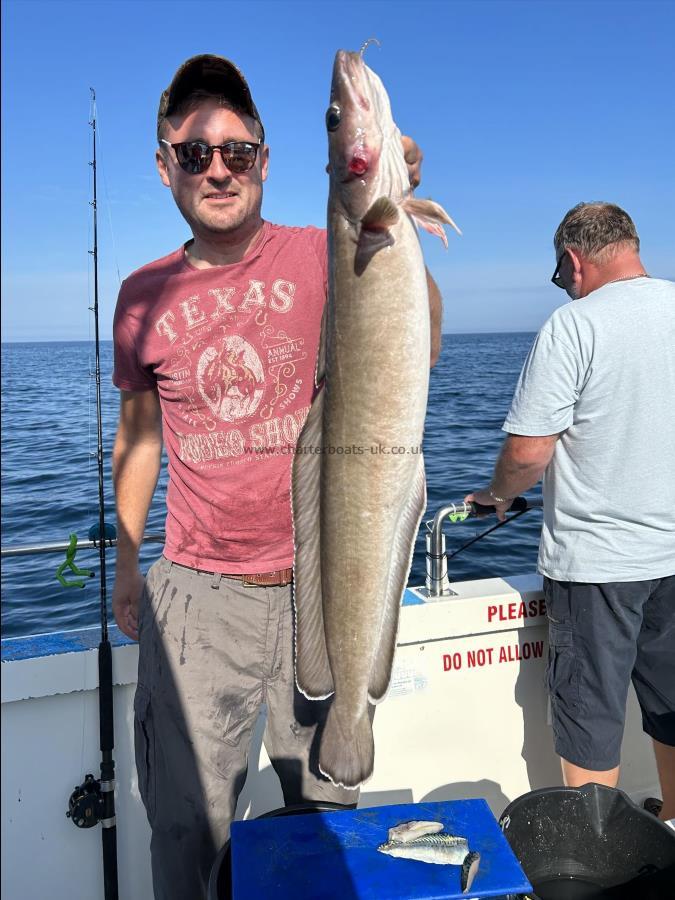 7 lb 8 oz Ling by Tom.