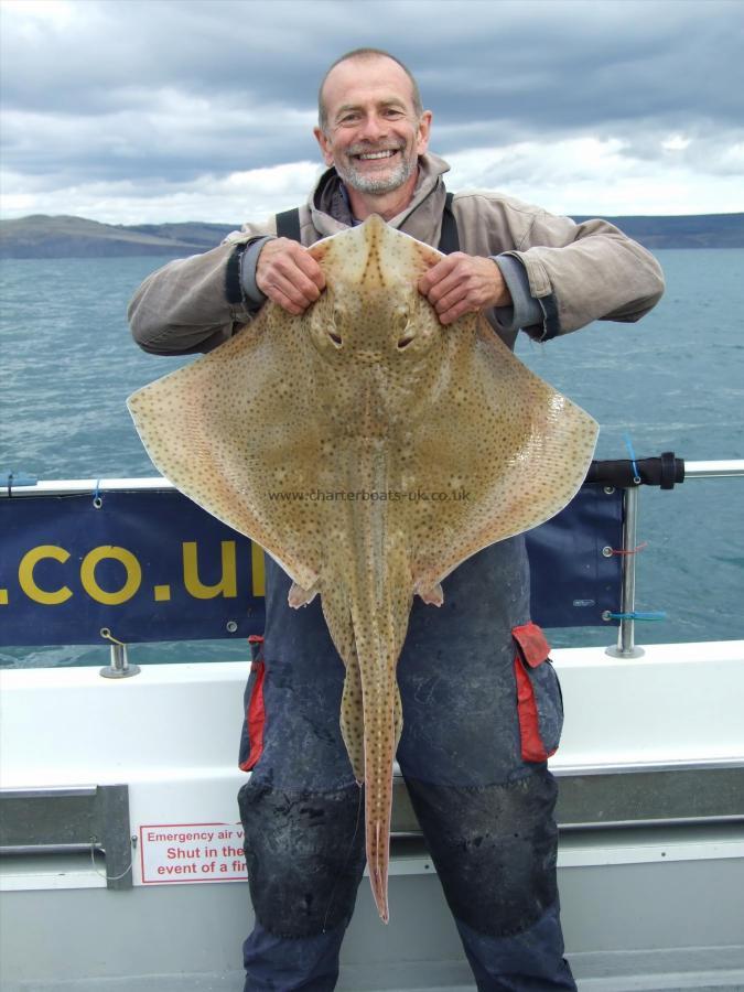 19 lb 4 oz Blonde Ray by Rick Hawkins