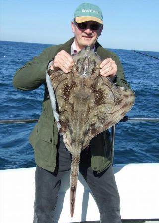 14 lb Undulate Ray by Simon Jeffs