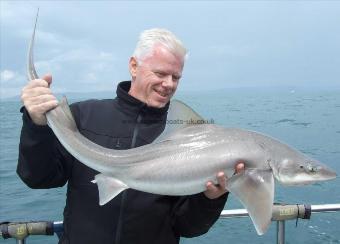 18 lb 4 oz Starry Smooth-hound by Glenn Frost