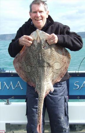 17 lb Undulate Ray by Colin Shury