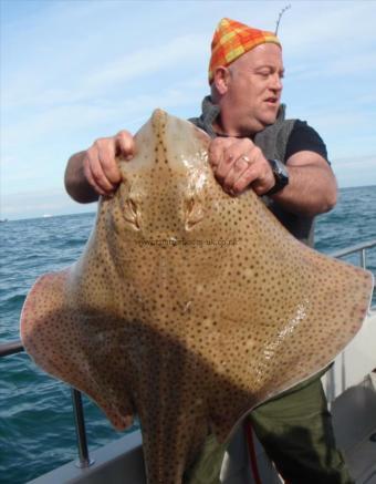 28 lb 2 oz Blonde Ray by Dave Bevon