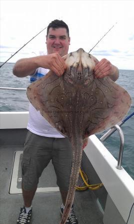 17 lb Undulate Ray by Rob