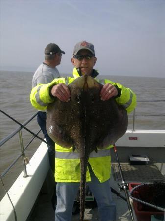 14 lb 2 oz Thornback Ray by Wayne Wood