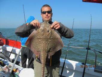 5 lb 7 oz Thornback Ray by Mick shaw