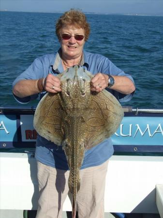 8 lb Undulate Ray by Denise Youngs
