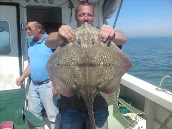 13 lb 7 oz Thornback Ray by andy