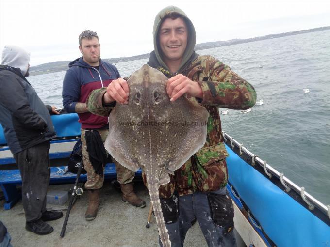 12 lb 3 oz Thornback Ray by ni ce thornback returned tosea