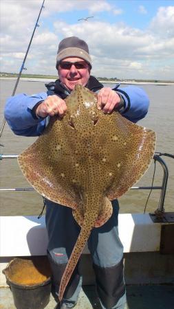 14 lb 12 oz Blonde Ray by ian pratt [anglers and danglers]