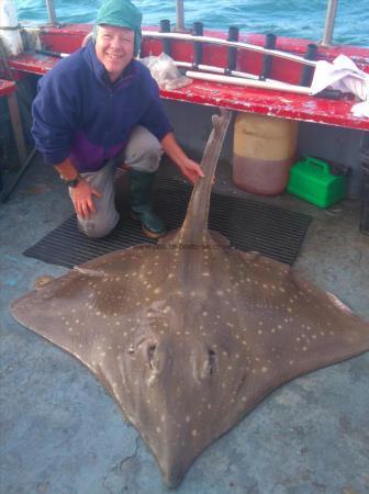 137 lb Common Skate by gareth