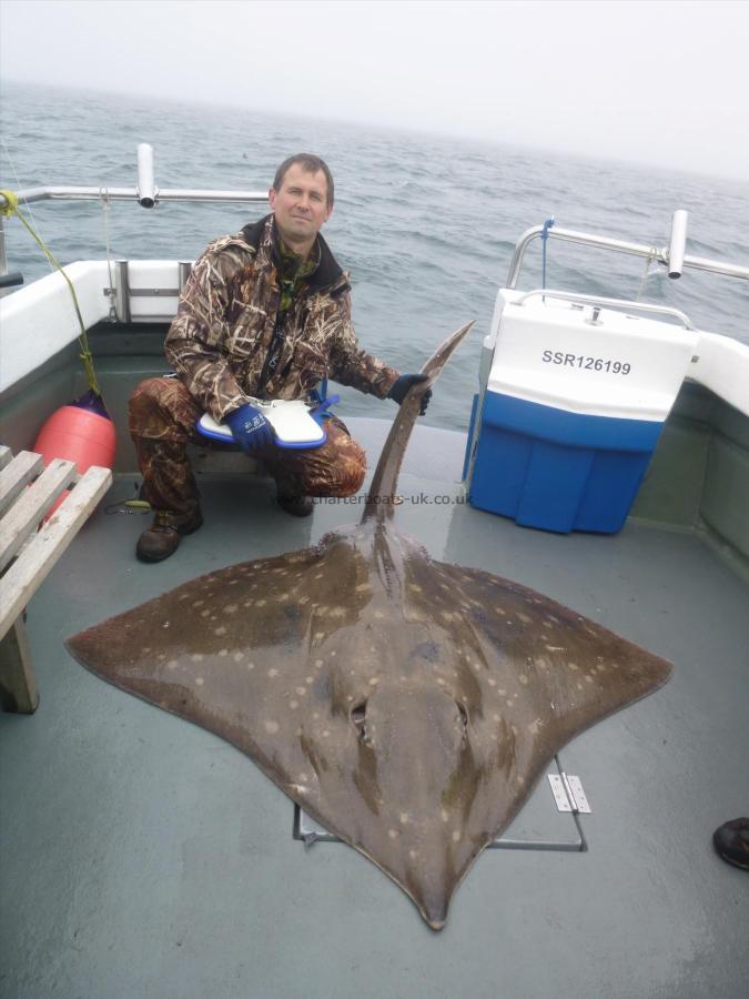 216 lb Common Skate by Mariusz Rygiol