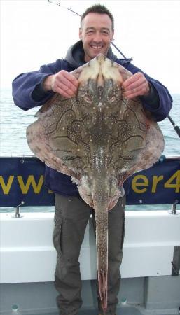 17 lb Undulate Ray by Glenn Barrett