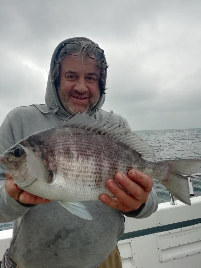 3 lb 2 oz Black Sea Bream by Darren