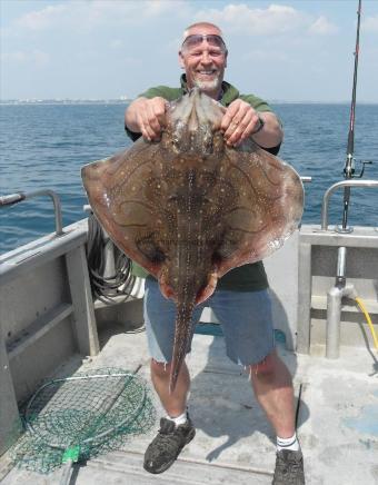 14 lb 8 oz Undulate Ray by Ian Hinchcliffe