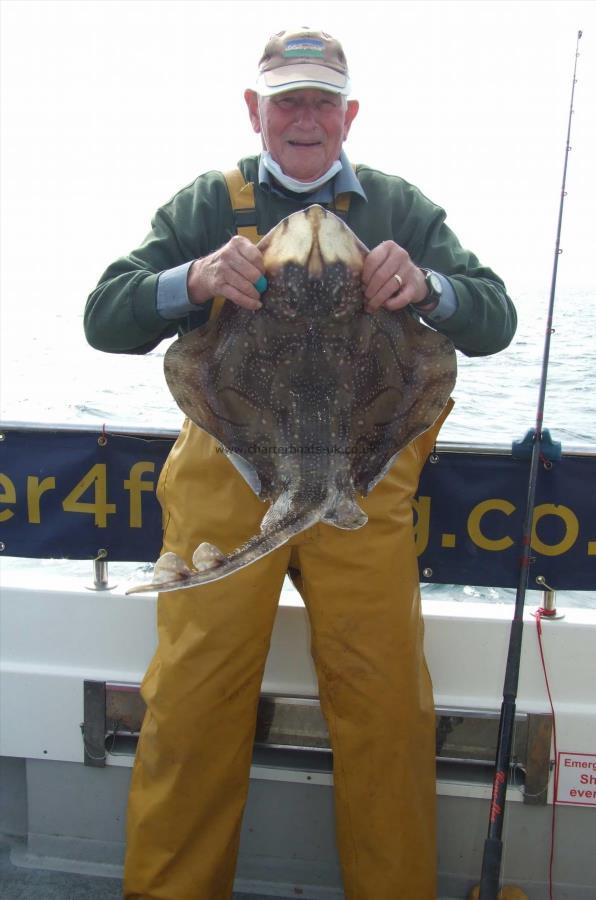 11 lb Undulate Ray by John Hole