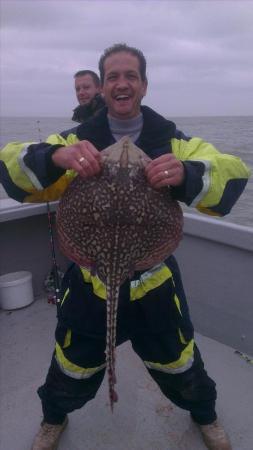 8 lb 2 oz Thornback Ray by andy