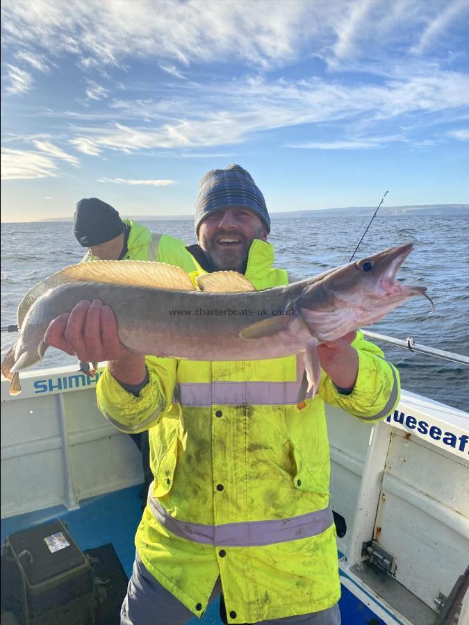 6 lb 3 oz Ling by Simon.