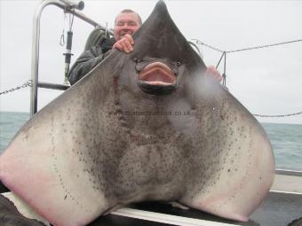 186 lb Common Skate by piotr zawadzki