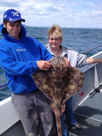 11 lb Undulate Ray by Helen Evans