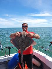 13 lb 1 oz Thornback Ray by Wayne Leadbetter